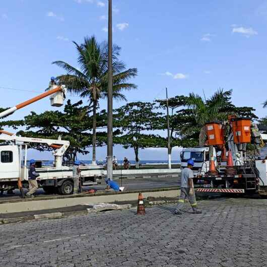 Orla da Praia no Jardim Britânia recebe nova iluminação pública