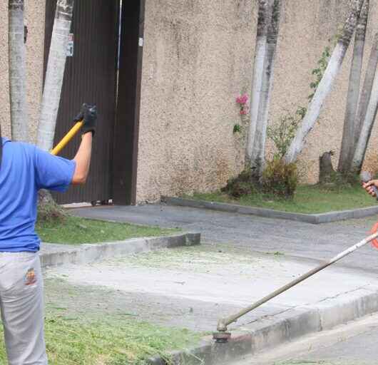 Mais bolsistas do PEAD são chamados para atuar na limpeza pública em Caraguatatuba