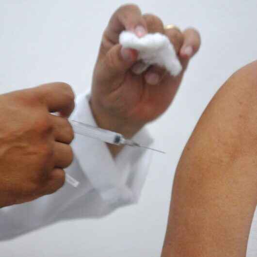 Caraguatatuba tem 61% do público alvo imunizado contra Gripe e campanha encerra na próxima sexta-feira