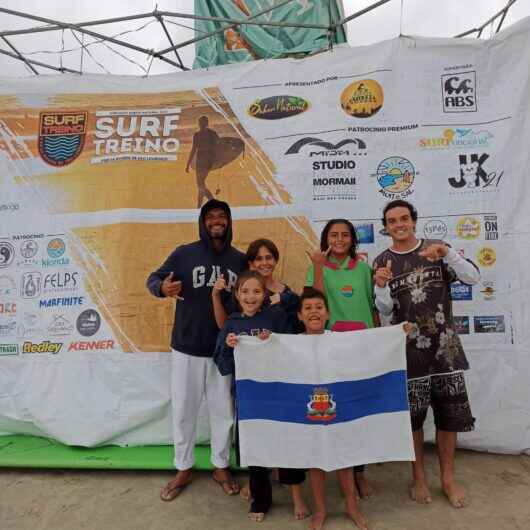 Surfistas caraguatatubenses competem em Bertioga junto com projeto social da cidade