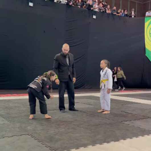 Caraguatatuba retorna do Campeonato Brasileiro de Jiu-Jitsu Esportivo com 9 medalhas