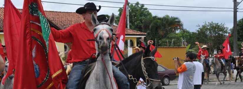Missas, cavalgada e ‘afogado’ marcam encerramento da 31ª Festa do Divino Espírito Santo em Caraguatatuba, no domingo