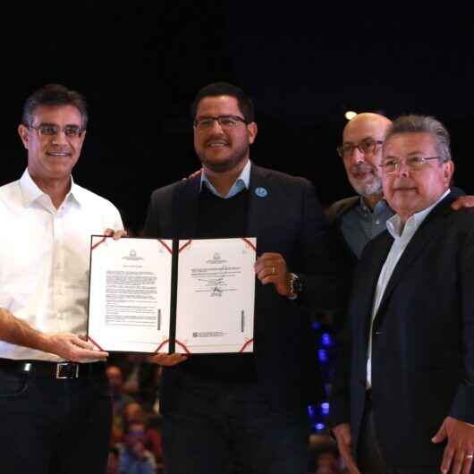 Caraguatatuba recebe R$ 15 milhões para recapeamento e equipamentos do Governo do Estado de São Paulo Caraguatatuba recebe R$ 15 milhões para recapeamento e equipamentos do Governo do Estado de São Paulo