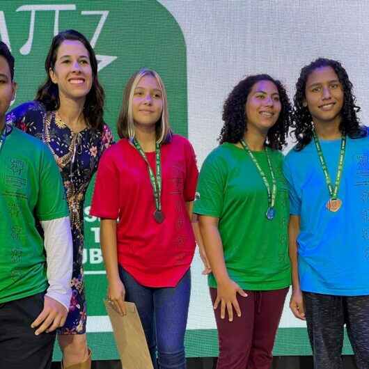 Alunos de Caraguatatuba recebem premiação da Olimpíada Brasileira de Matemática
