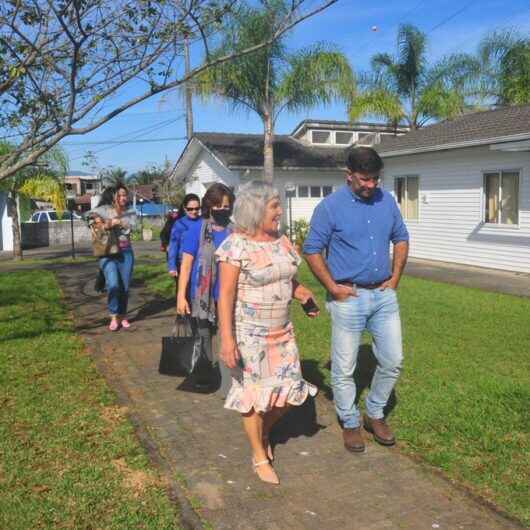 Moradia Assistida Vida Longa de Caraguatatuba recebe visita da Secretaria de Assistência Social de Guaratinguetá