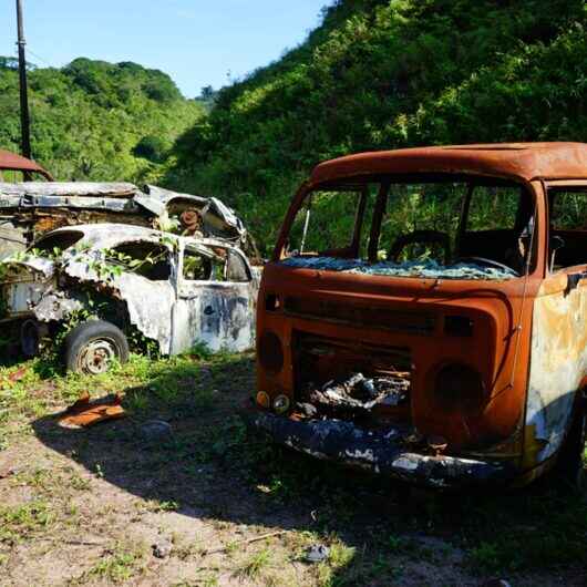 Prefeitura de Caraguatatuba leiloa 18 toneladas de sucata automotiva na próxima terça-feira