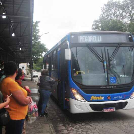 A partir deste sábado usuários de ônibus terão que ter o cartão da nova empresa Expresso Fênix para utilizar o serviço