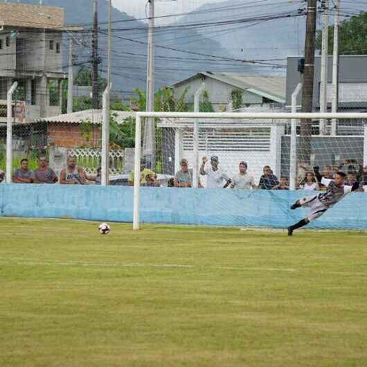 Fases finais da 3ª Divisão do Futebol Amador e do Master 50 anos marcam final de semana em Caraguatatuba