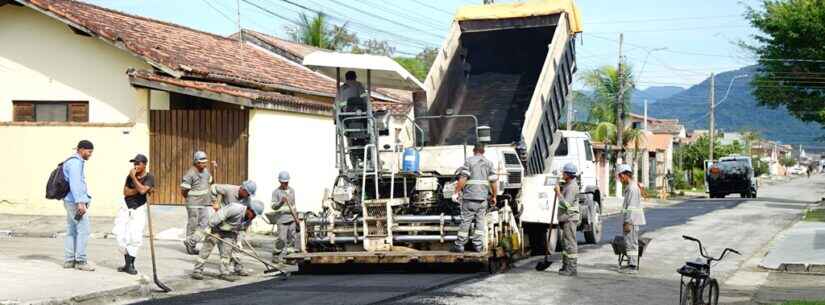 Secretaria de Obras Públicas finaliza pavimentação no bairro Travessão, na região sul de Caraguatatuba