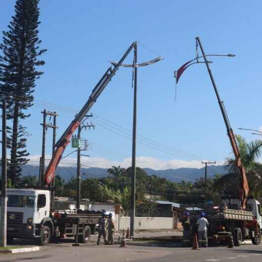 Prefeitura prossegue com substituição das luminárias convencionais na Avenida da Praia e chega ao Porto Novo