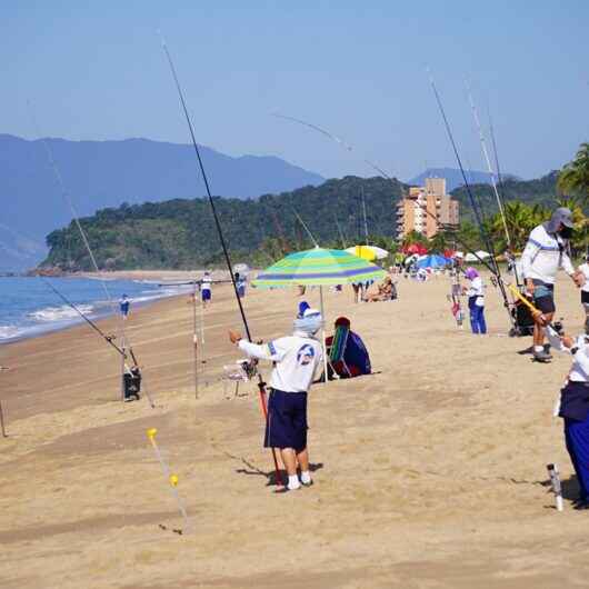 Prova de pesca homenageia Vilma Domiciano e encerra com doação de pescados em Caraguatatuba