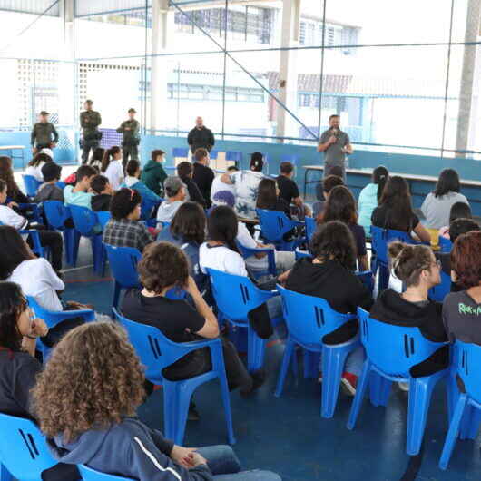 Prefeitura de Caraguatatuba comemora Dia da Conservação da Natureza com palestra em escola municipal