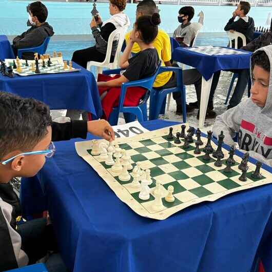 1º Caraguá Chess Kids reúne 88 crianças de 27 escolas de Caraguatatuba no Ciase Travessão