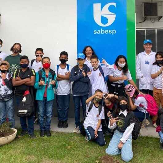 Alunos de Caraguatatuba visitam Estação de Tratamento de Água da Sabesp