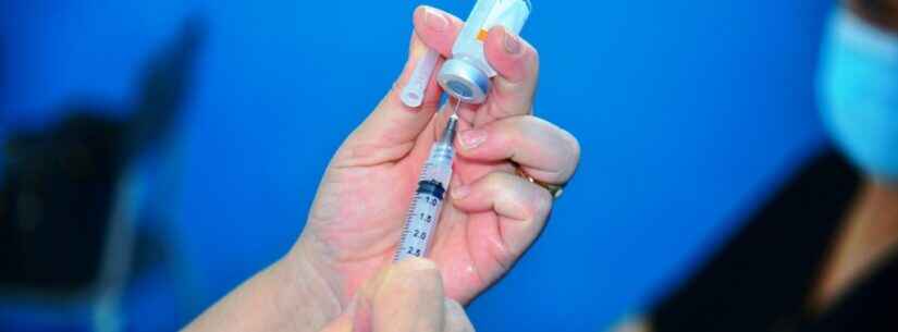 Caraguatatuba inicia 4ª dose da vacina contra Covid-19 em maiores de 35 anos na segunda-feira