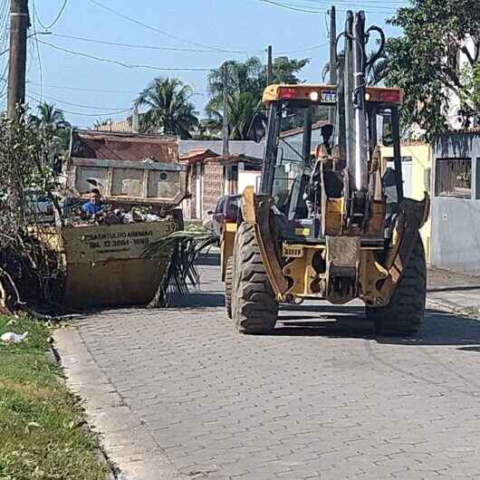 Prefeitura de Caraguatatuba retira 20 toneladas de resíduos em Bota Fora no Jetuba; ação continua durante semana