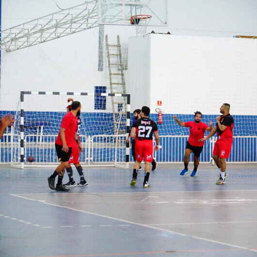 1Handebol Masculino de Caraguatatuba vence amistoso preparatório para Jogos Regionais