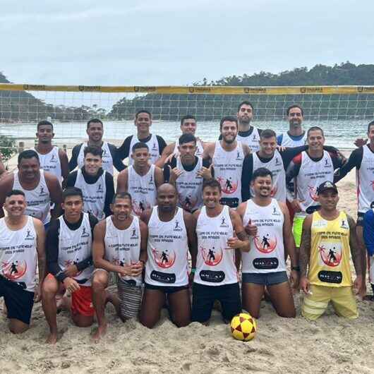 Dupla de Caraguatatuba vence campeonato de Futevôlei em Ubatuba