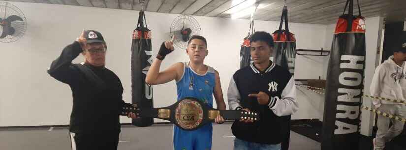 Boxeador de Caraguatatuba é campeão do Campeonato Paulista de Boxe para alunos