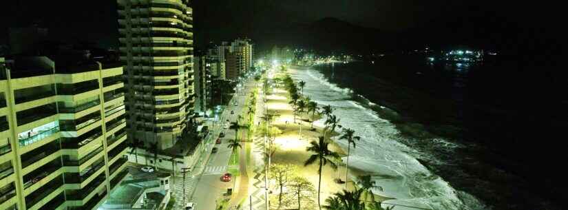 Prefeito de Caraguatatuba entrega nova iluminação da orla da praia da Martim de Sá com luminárias LED