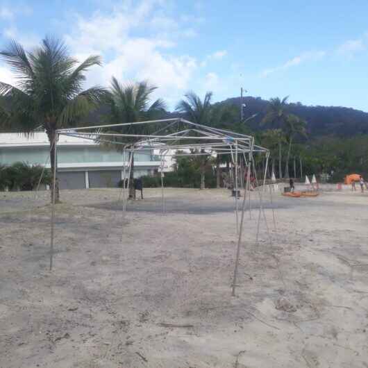 Prefeitura de Caraguatatuba notifica condomínio para retirada de tendas na Tabatinga