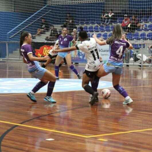 Futsal feminino de Caraguatatuba realiza seletiva de atletas no dia 27 de agosto