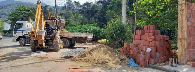 Ação da Prefeitura de Caraguatatuba recupera área de preservação invadida no bairro Rio do Ouro