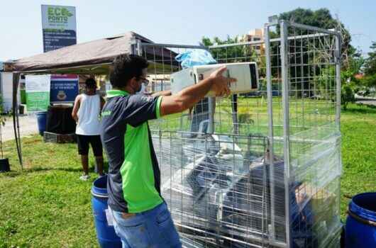 Empresa parceira da Prefeitura de Caraguatatuba recolhe eletrodomésticos durante Multiação no Massaguaçu