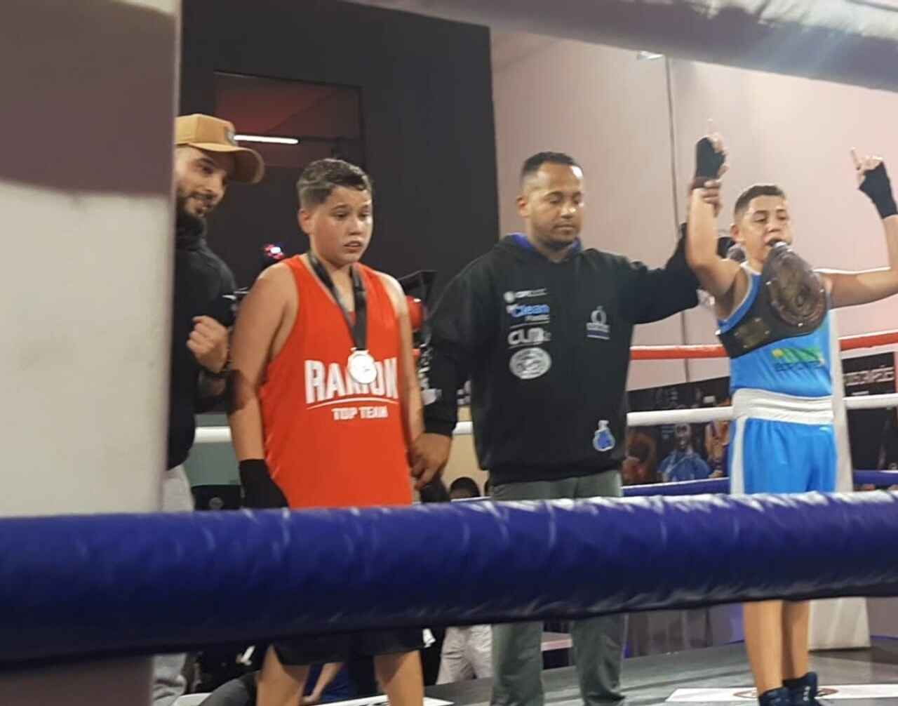 Boxeador de Caraguatatuba é campeão do Campeonato Paulista de Boxe para alunos