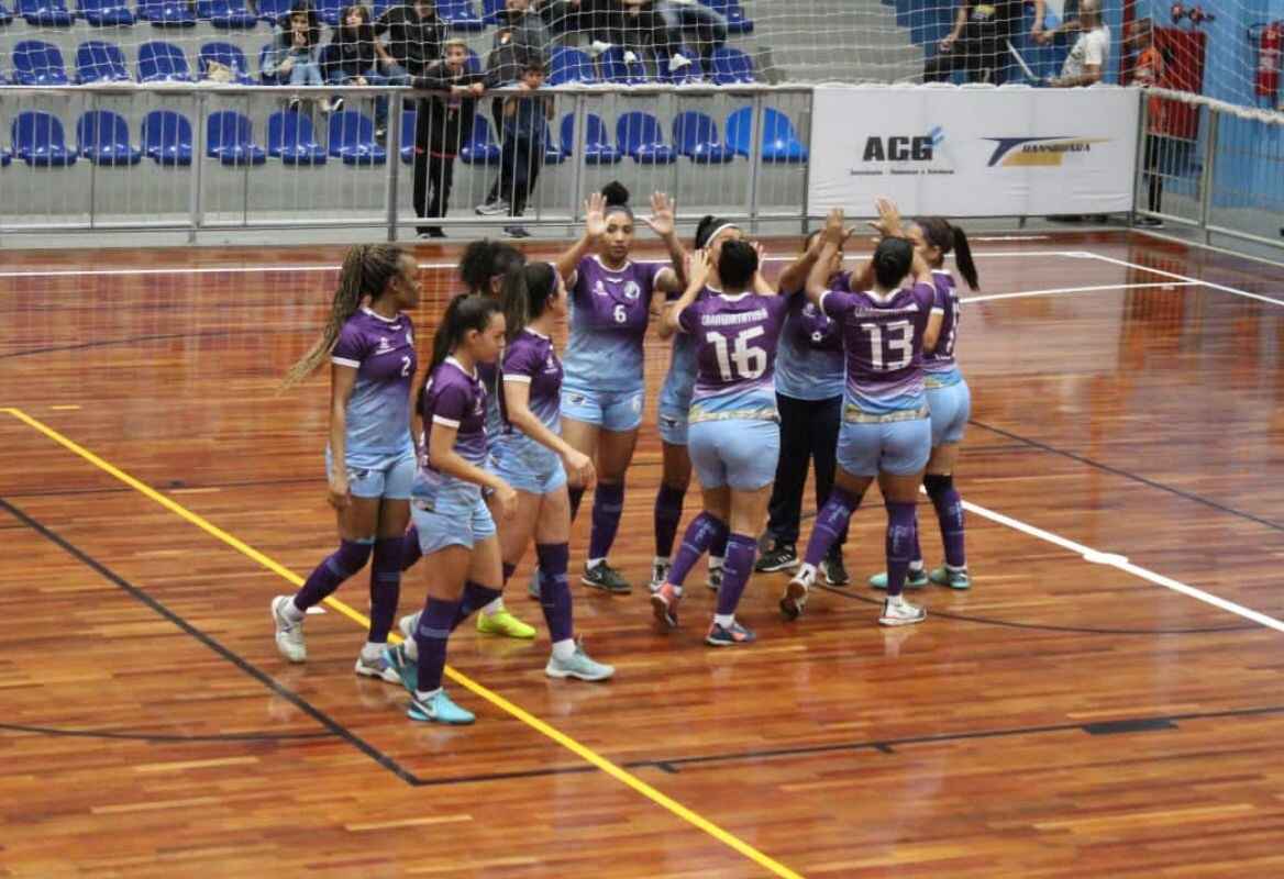 Futsal feminino de Caraguatatuba realiza seletiva de atletas no dia 27 de agosto