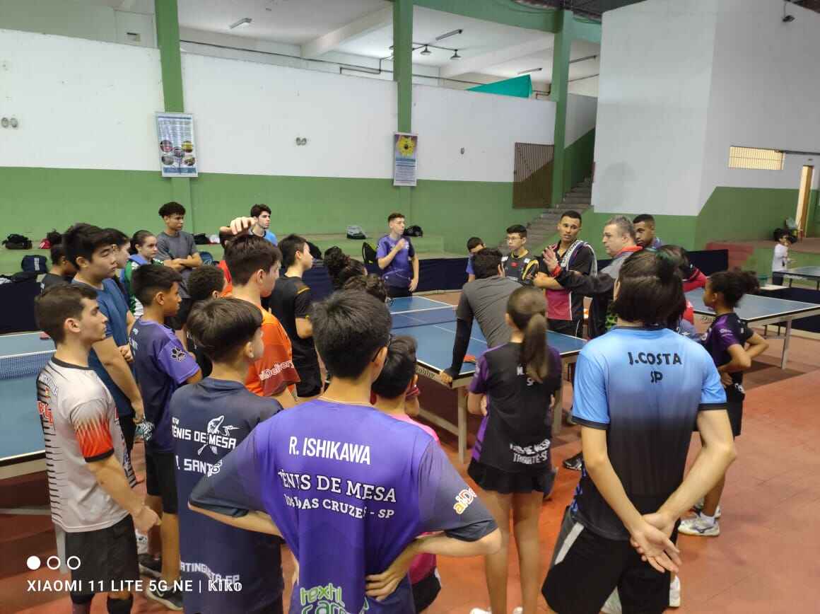 Atletas e treinador de Tênis de Mesa de Caraguatatuba participam de treinamento intensivo em Lorena
