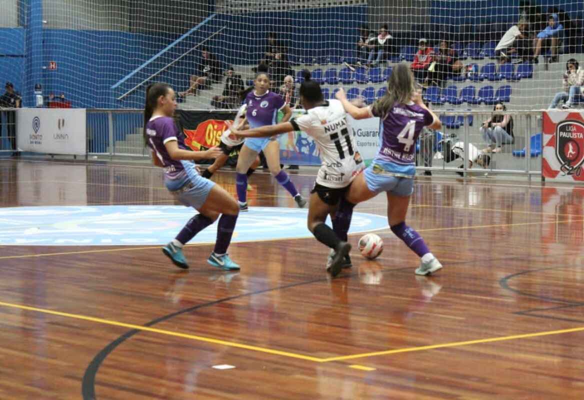 Futsal feminino de Caraguatatuba realiza seletiva de atletas neste sábado