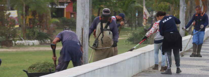 Caraguatatuba realiza mutirão de limpeza na Avenida da Praia entre Jardim Britânia e Porto Novo