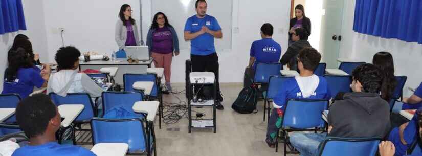 Agosto Lilás: Integrantes da Guarda Mirim de Caraguatatuba assistem palestra sobre Lei Maria da Penha