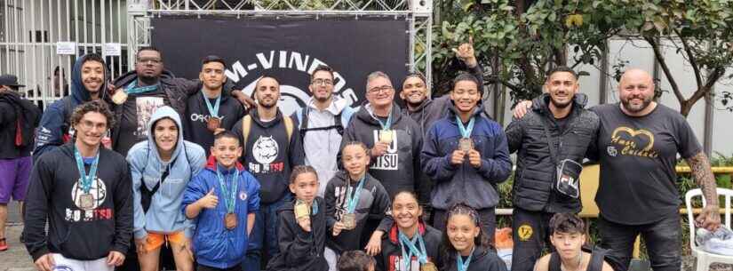 Atletas de Jiu Jitsu de Caraguatatuba conquistam 21 medalhas em campeonato realizado na capital paulista