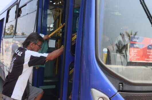 Caraguatatuba retira obrigatoriedade do uso de máscara no transporte coletivo