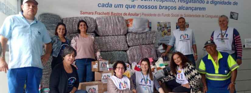 Fundo Social de Caraguatatuba recebe cobertores e itens para kits de bebês de voluntários da Sabesp