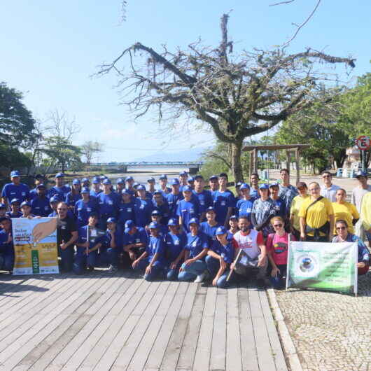 Mais de 254 kg de materiais são recolhidos na ação do Dia Mundial de Limpeza de Rios e Praias em Caraguatatuba