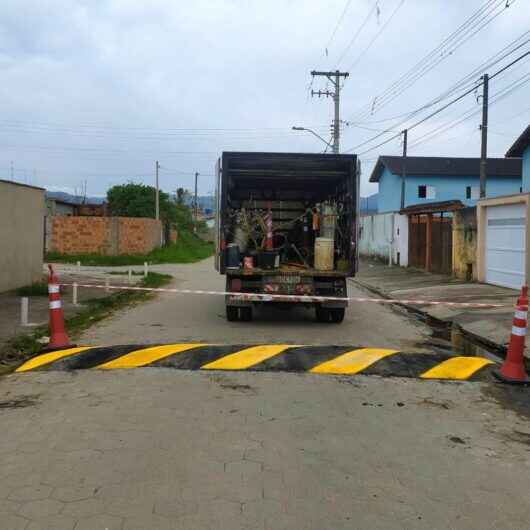 Prefeitura instala e revitaliza lombadas em diversas ruas de Caraguatatuba
