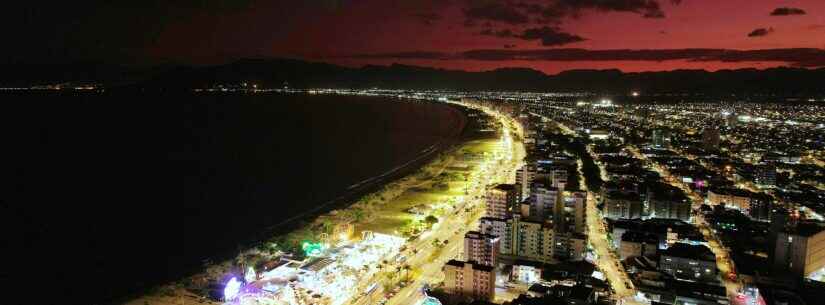 Prefeitura de Caraguatatuba conclui primeira fase da iluminação da orla da Praia do Centro