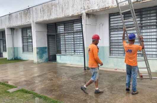 Eleitores do CEI da Fazendinha são transferidos para escola do Jetuba em Caraguatatuba Eleitores do CEI da Fazendinha são transferidos para escola do Jetuba em Caraguatatuba
