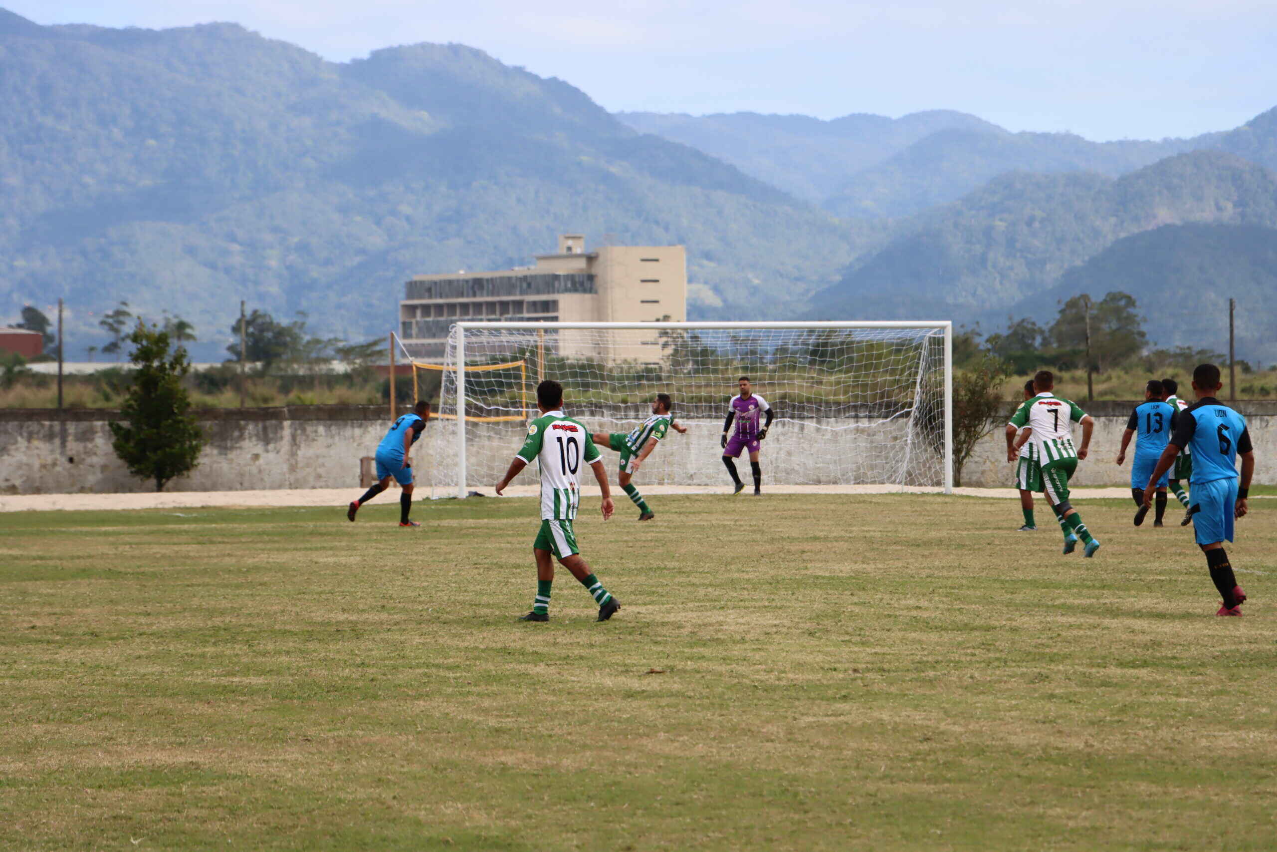 Novas rodadas dos Campeonatos de Futebol Amador preenchem final de semana em Caraguatatuba