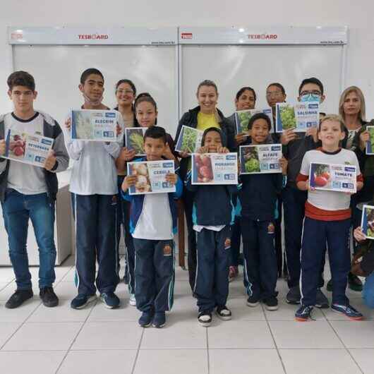 Hortas Educativas de Caraguatatuba recebem recursos de comunicação acessível