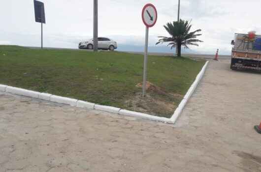 Prefeitura de Caraguatatuba pavimenta trevo de acesso à rua da UPA, no Massaguaçu Prefeitura de Caraguatatuba pavimenta trevo de acesso à rua da UPA, no Massaguaçu
