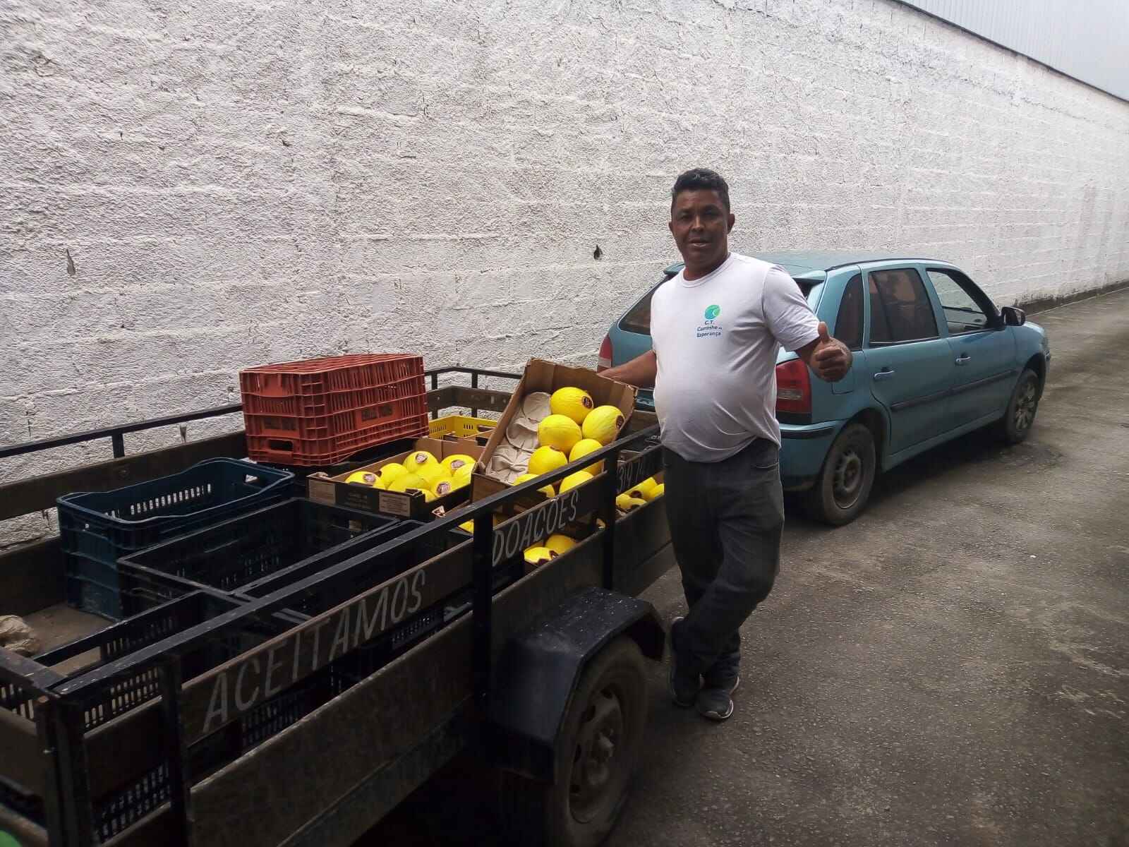 Banco de Alimentos de Caraguatatuba repassa doação de 1,5 tonelada de melão para entidades