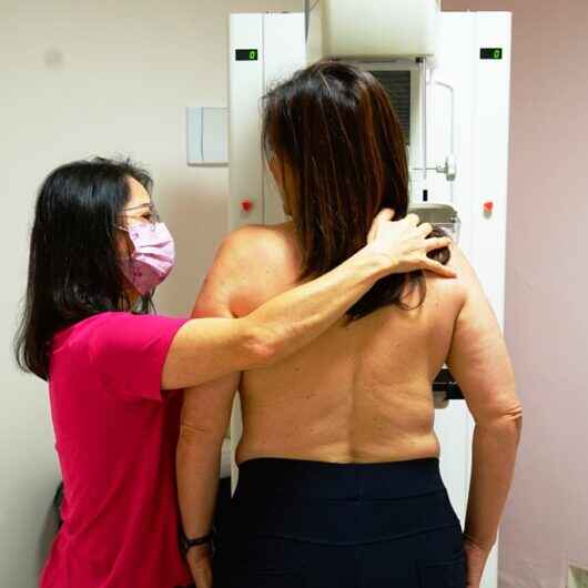 Pró-Mulher realiza mais de 2.100 mamografias neste ano e alerta para importância da prevenção do câncer de mama