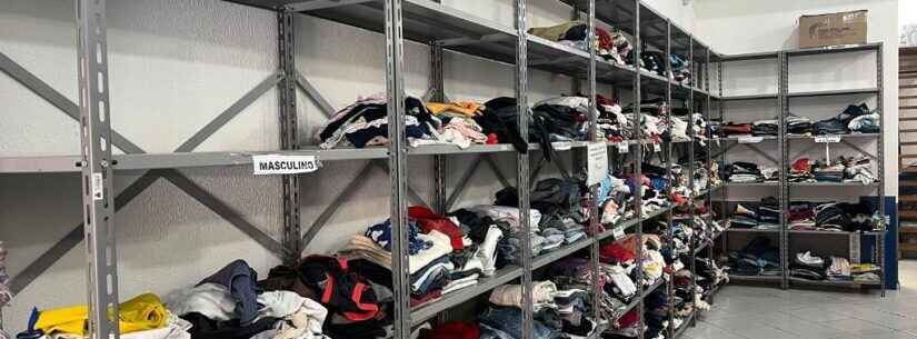 Fundo Social de Caraguatatuba arrecada roupas para adultos e crianças