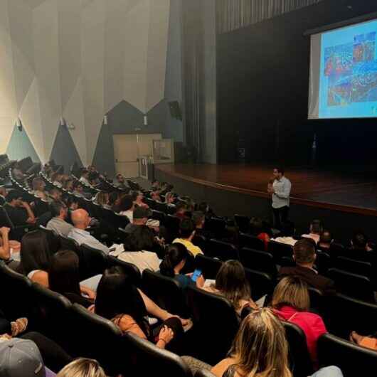 Prefeito Aguilar Junior apresenta novidades e orientações aos expositores do 4º Empreenda Caraguatatuba