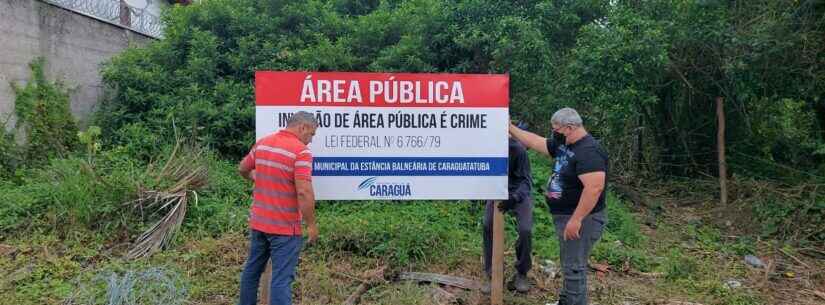Fiscalização da Prefeitura de Caraguatatuba impede invasão de área pública no bairro Jardim Britânia