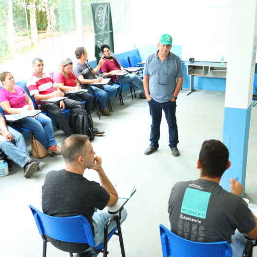 Prefeitura promove curso de viveirista em Caraguatatuba
